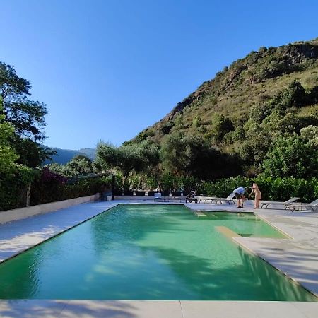 Marea Retreat Rooms 卡梅罗塔的码头 外观 照片