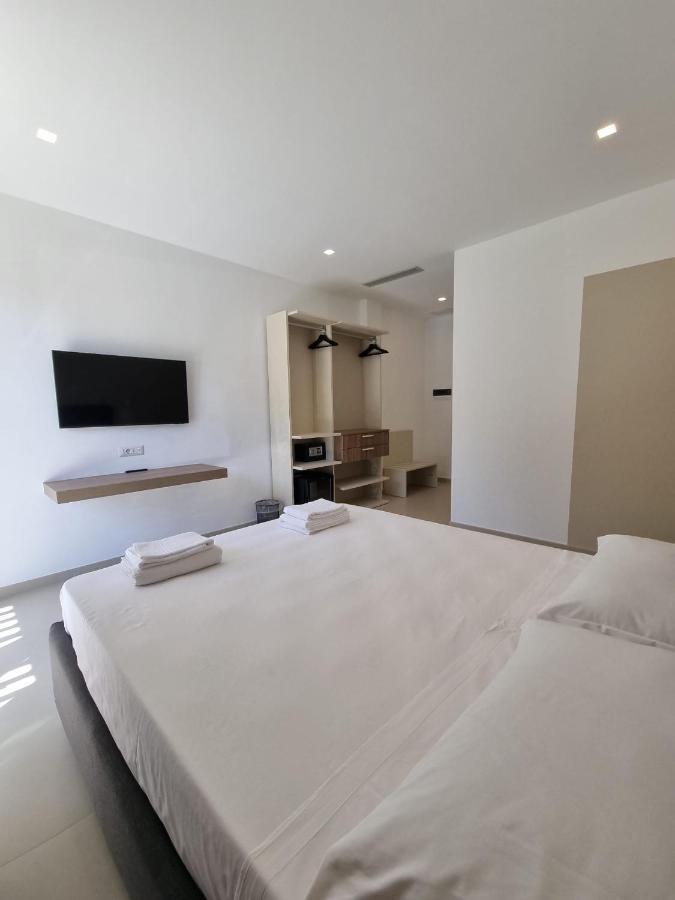 Marea Retreat Rooms 卡梅罗塔的码头 外观 照片